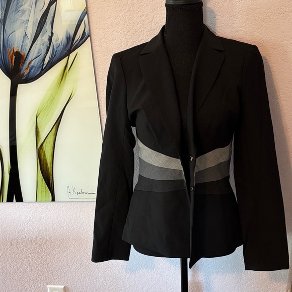 BCBGMaxAzria Jackets & Blazers - New women’s blazer size 4